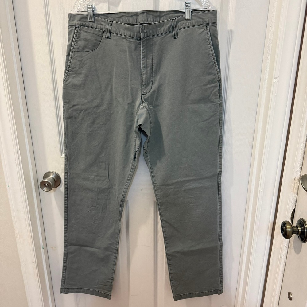 Woolrich Men Size 36x34 Chino Pants Gray Straight Leg Classic Outdoorsy trouser